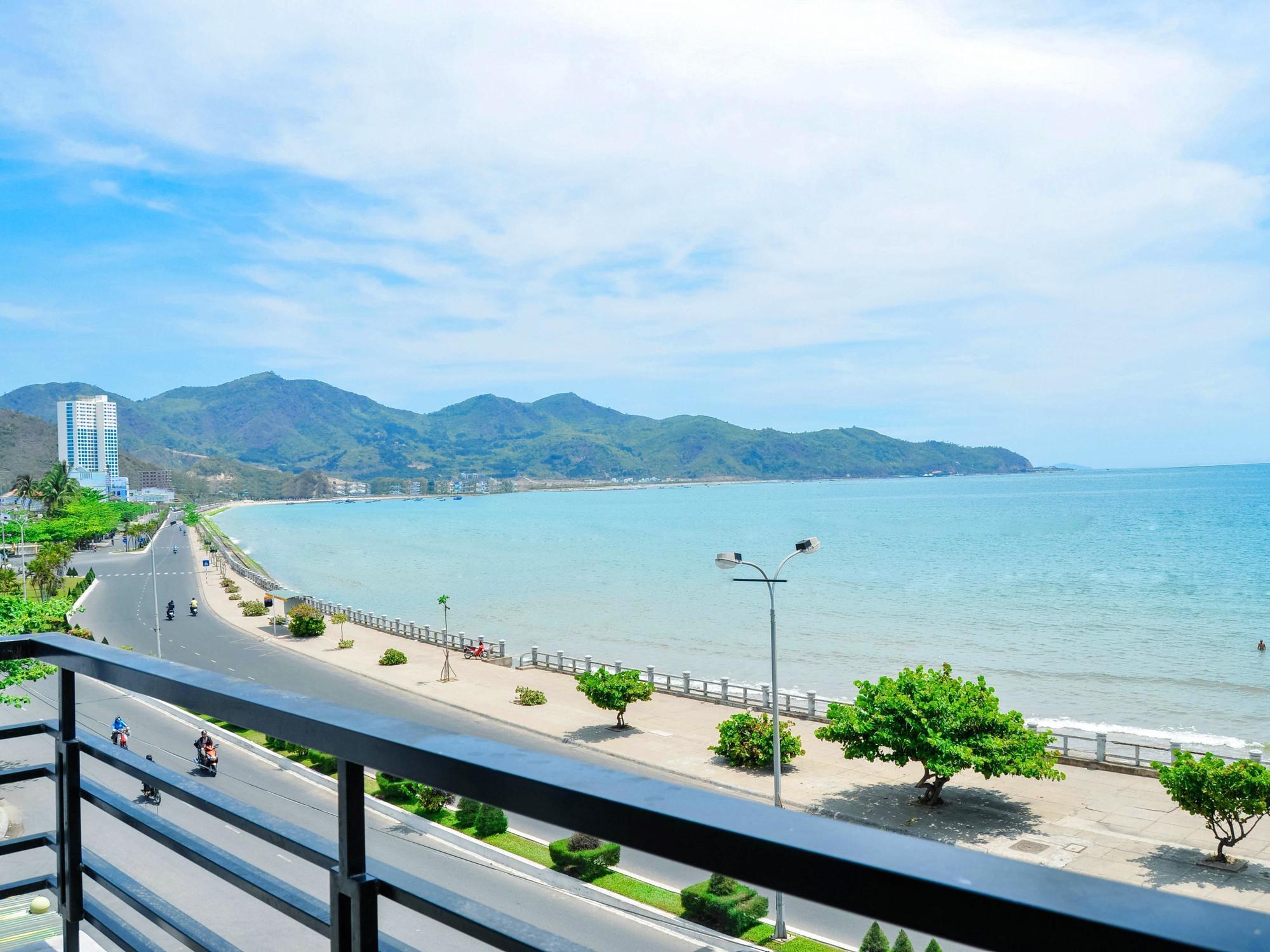 Thien Thanh Hotel - E Dragon Nha Trang Exteriör bild
