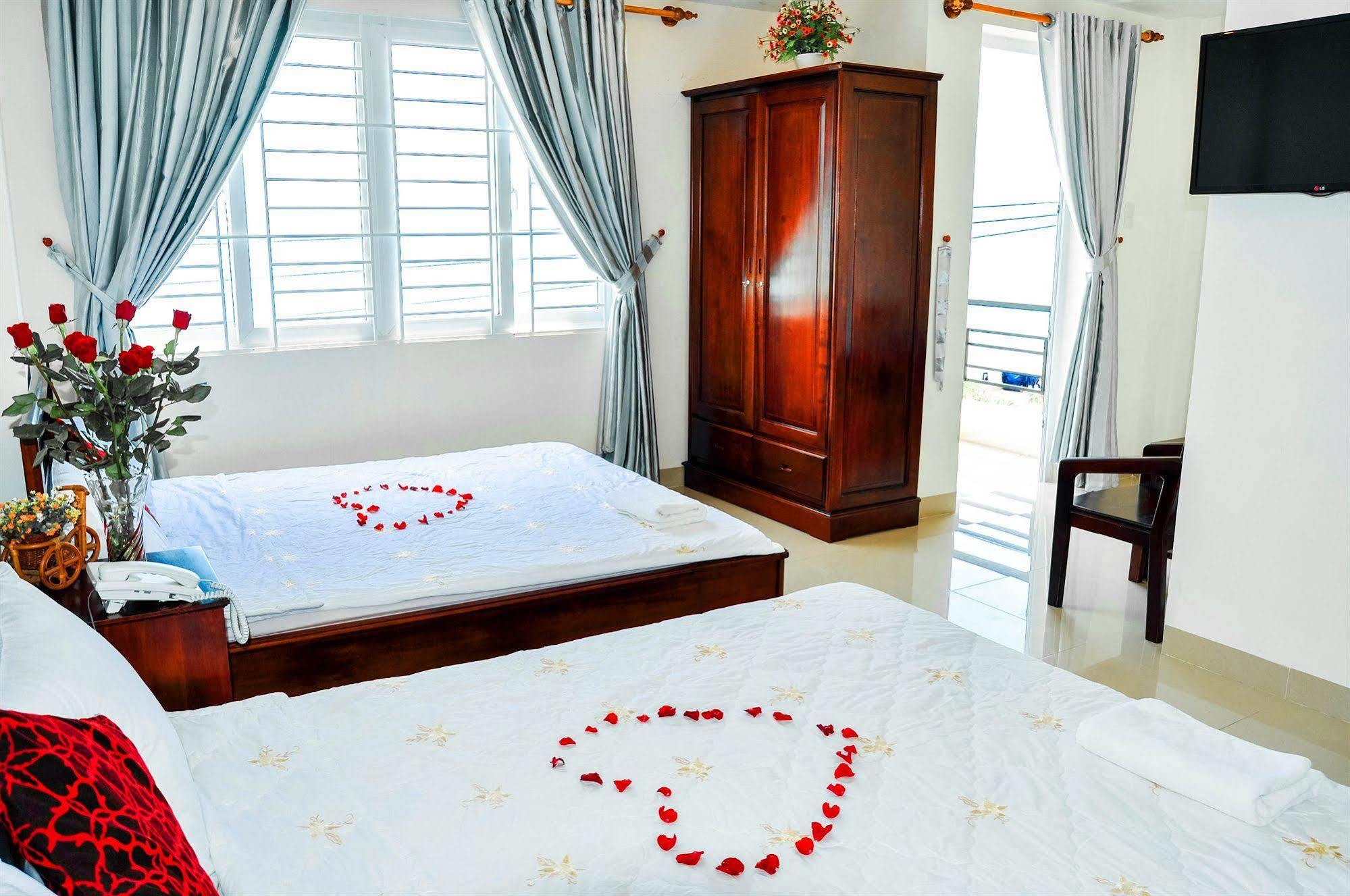 Thien Thanh Hotel - E Dragon Nha Trang Exteriör bild